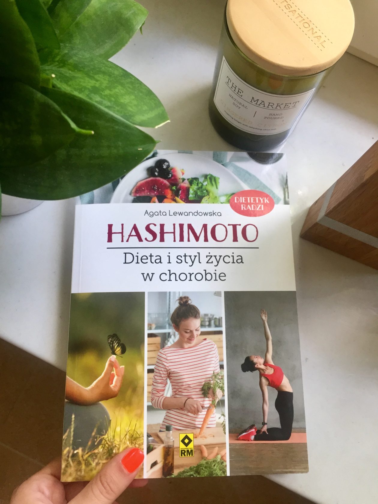 Recenzja książki Agaty Lewandowskiej: Hashimoto, dieta i  styl życia w chorobie